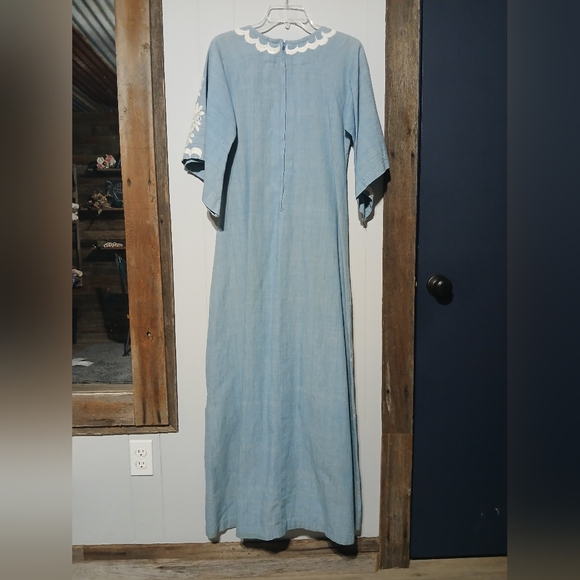 Vintage Embroidered Angel Sleeve Caftan Chambray Fabric Maxi Length Size S/M - Picture 2 of 8